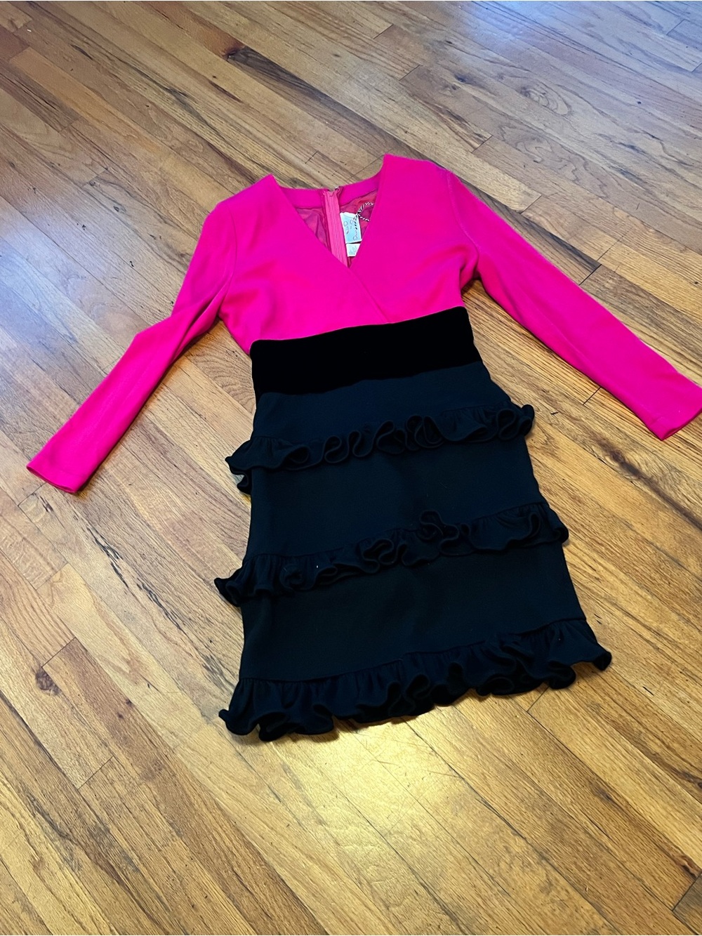 Oscar de la Renta Hot Pink and Black Ruffle Waist Long-Sleeve Dress